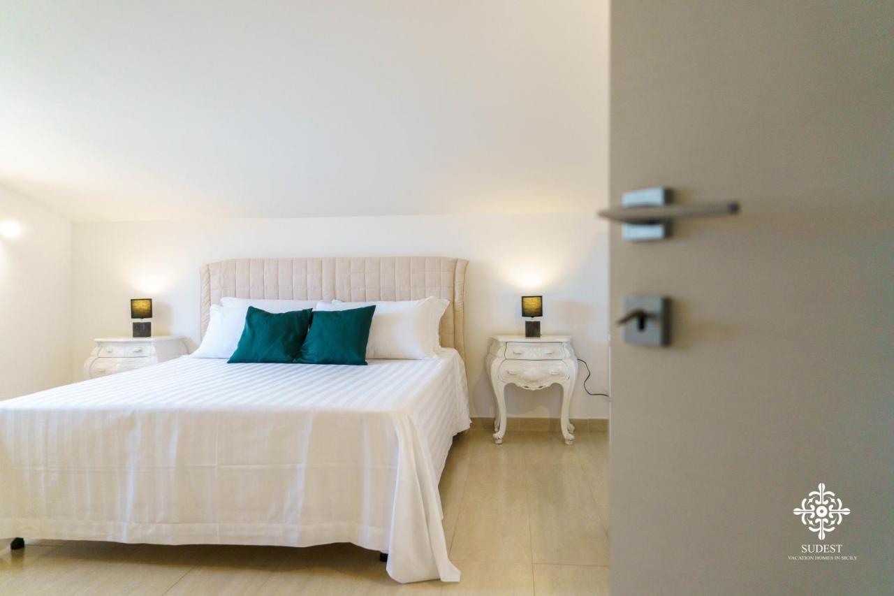 Villa Vittoria - Waterfront House 아우구스타 외부 사진