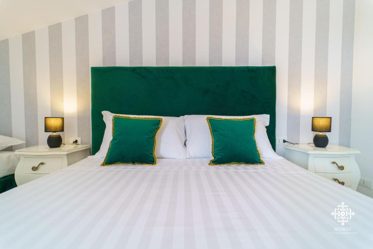 Villa Vittoria - Waterfront House 아우구스타 외부 사진
