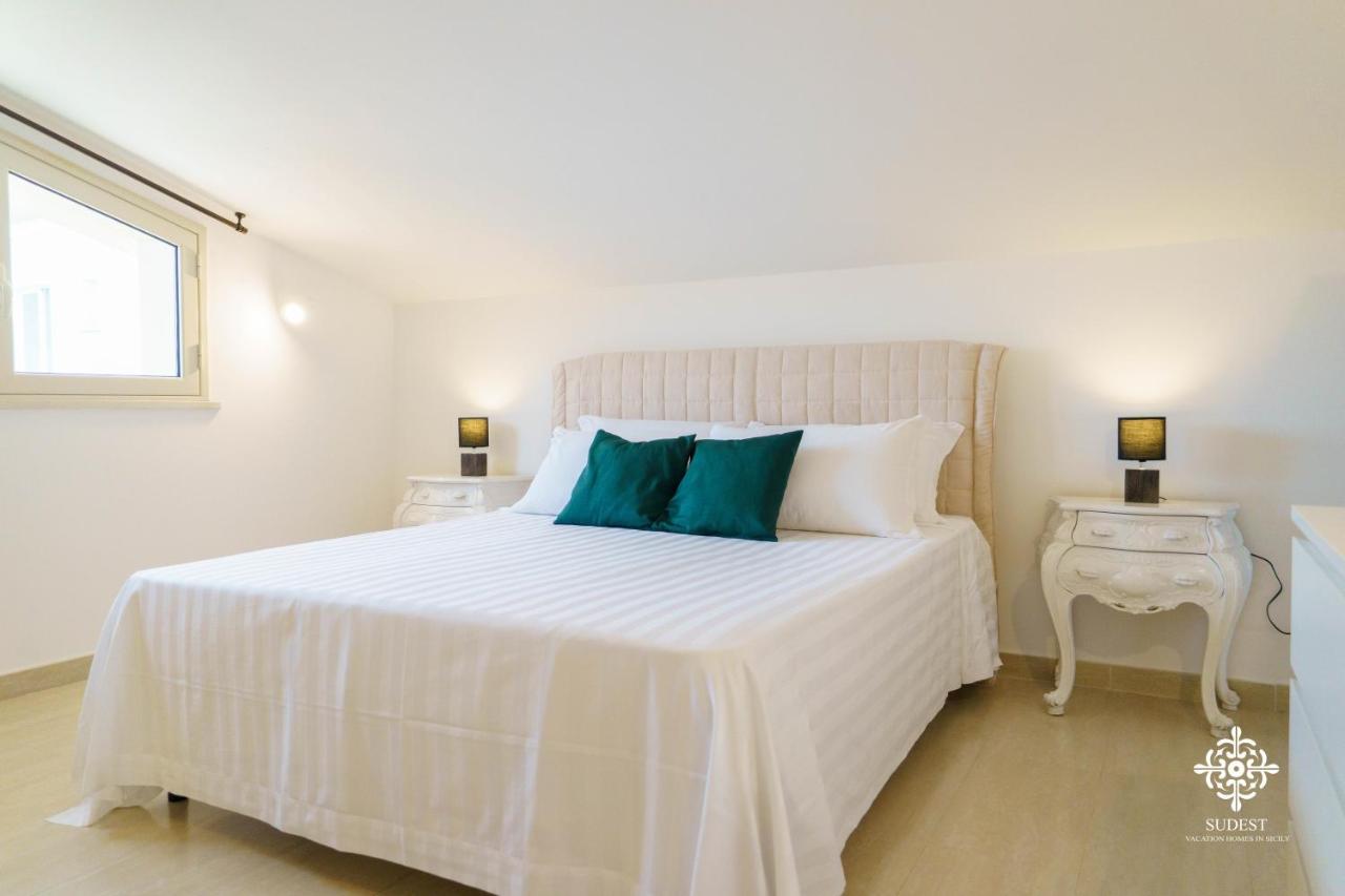 Villa Vittoria - Waterfront House 아우구스타 외부 사진