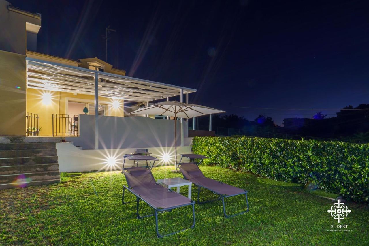 Villa Vittoria - Waterfront House 아우구스타 외부 사진