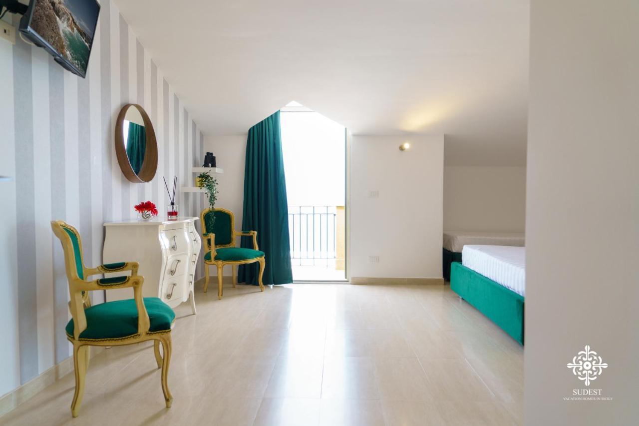 Villa Vittoria - Waterfront House 아우구스타 외부 사진