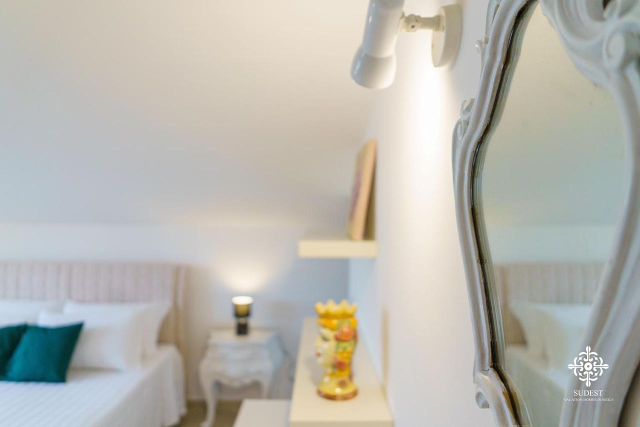 Villa Vittoria - Waterfront House 아우구스타 외부 사진